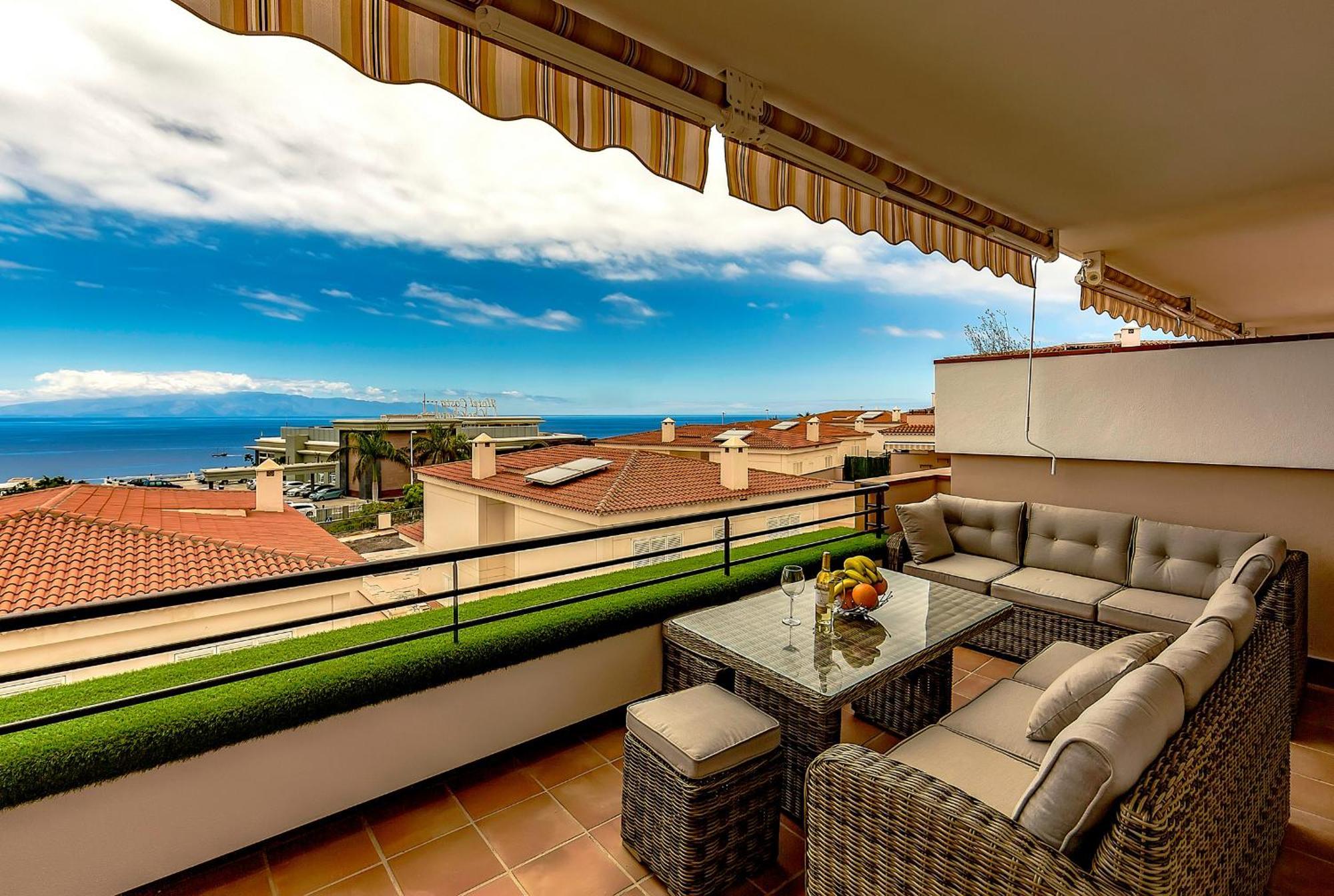 Apartment With Spectacular View In Puerto Santiago Puerto de Santiago  Exteriör bild