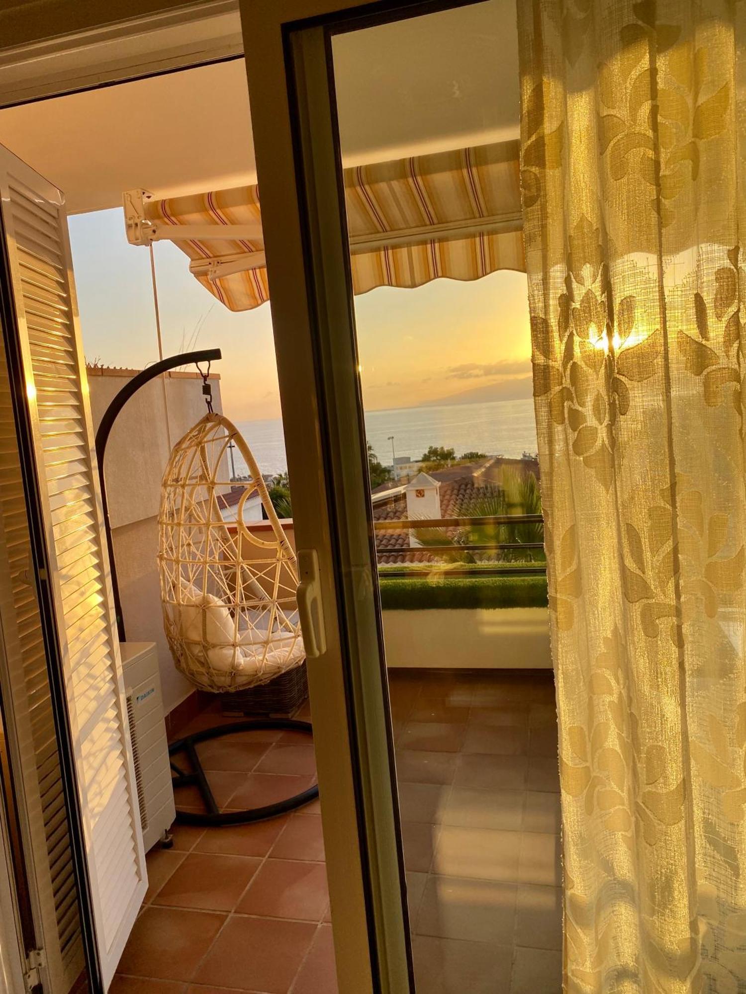Apartment With Spectacular View In Puerto Santiago Puerto de Santiago  Exteriör bild