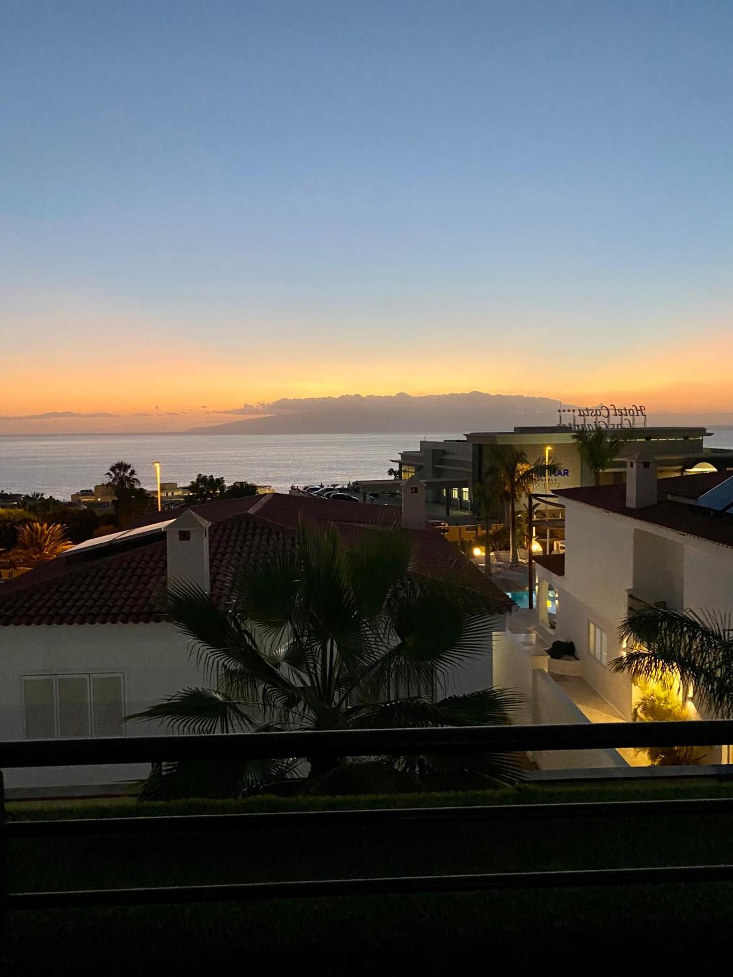 Apartment With Spectacular View In Puerto Santiago Puerto de Santiago  Exteriör bild